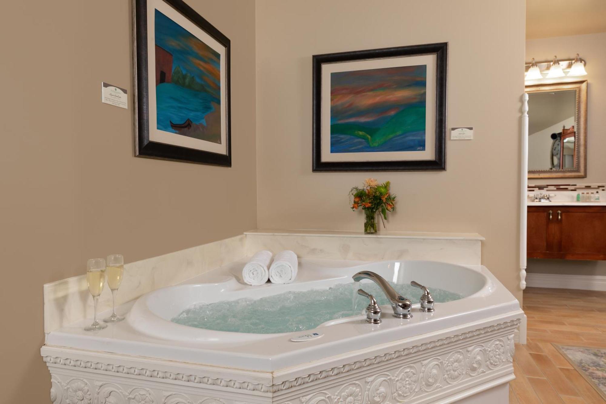 The Oakwood Inn Okoboji Dış mekan fotoğraf