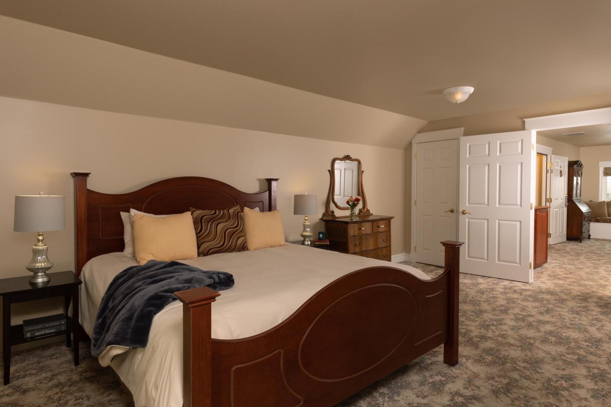 The Oakwood Inn Okoboji Dış mekan fotoğraf